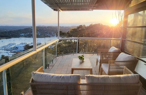 Newport House | Top tree Oasis in Newport
