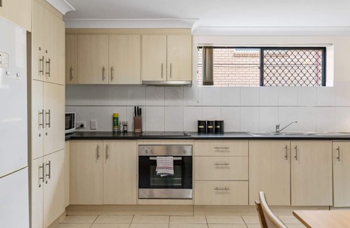Robertson House | Top Value | Dual-Living Sleep 15 | Great Location