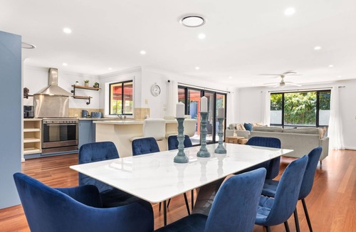 St. Georges Basin House | Topsy Turvey by Experience Jervis Bay