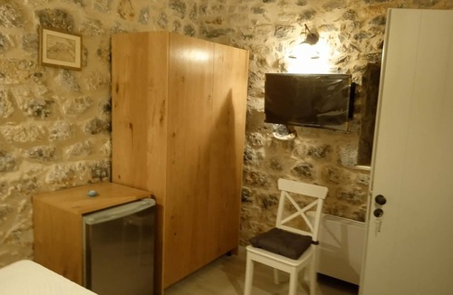 Omales Apartment | Torre Agetria Episkopē: Experience Inner Mani in a historic tower studio
