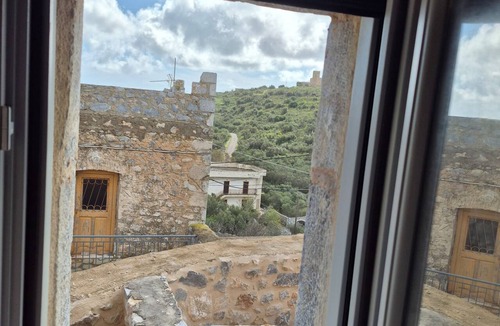 Omales Apartment | Torre Agetria Episkopē: Experience Inner Mani in a historic tower studio