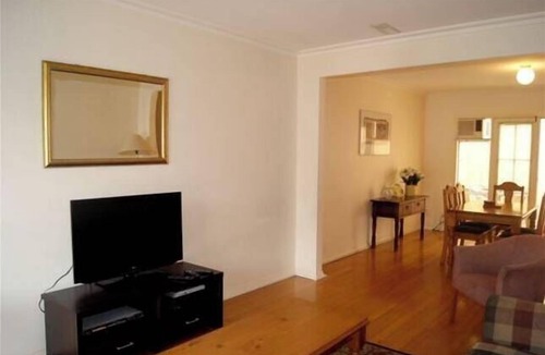 Moonee Ponds House | Townhouse @ Moonee Ponds 4km to CBD