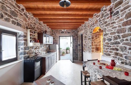 Sitia House | Traditional Cretan House Lithostrati Karidi Village
