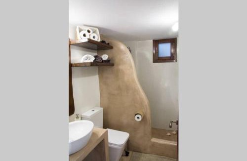 Exomvourgo House | Traditional Cycladic Beauty