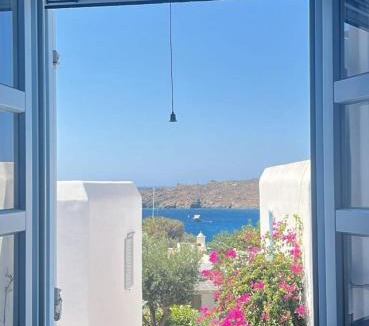Agios Ioannis Apartment | Traditional dream myconian studio