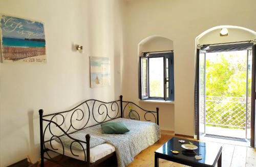 Koronos House | Traditional Family House First Floor
