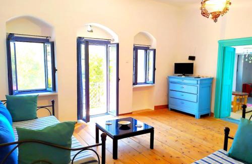 Koronos House | Traditional Family House First Floor