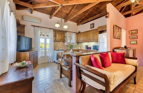 Agia Marina Villa | ⭐️ Traditional Villa | Island Center