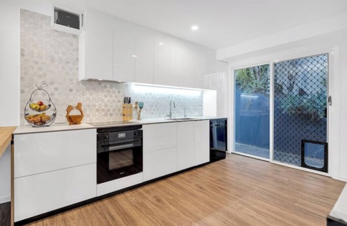 Currumbin Waters House | Tranquil 3 bed getaway in Currumbin Pool and Spa!