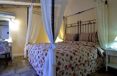 Paleokastritsa House | Tranquil Apartment in Paleokastrites with Pool & Garden near Sea