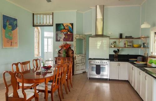 Ewingsdale House | Tranquil Retreat: Charming Country Homestead on 12 Acres, 6km to Byron Bay