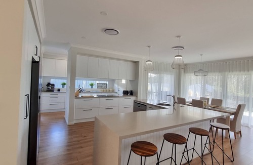 Dolphin Point House | Tranquil seaside escape with room for the entire family!