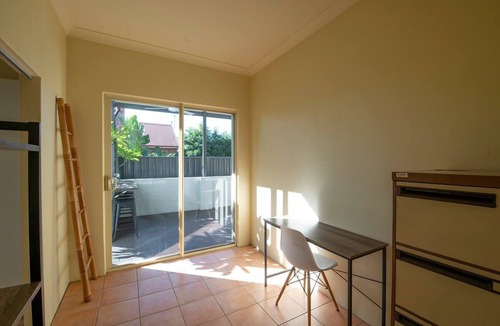 Dubbo House | Tranquil Taylor - Two-Storey CBD Family Home, BBQ