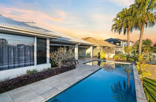 Banksia Beach House | Tranquilita Haven