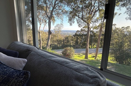Lesmurdie House | Tranquillity in the heart of the Perth Hills.