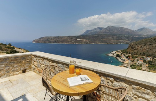 Limeni Apartment | Trapela Limeni Luxury Suites
