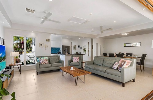 Noosaville House | Treasure Cove 6 - Walk to Noosa River, restaurants of Gympie terrace & the Noosaville shops