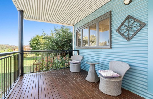 Bonegilla House | Tree House on the Murray - Incredible five bedroom, two bathroom resort style home on the Murray River