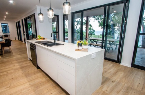 Agnes Water House | TREE TOP BREEZES SUNRISE 1770