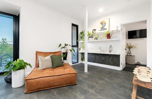 Glenroy House | Tree Tops on Hodge