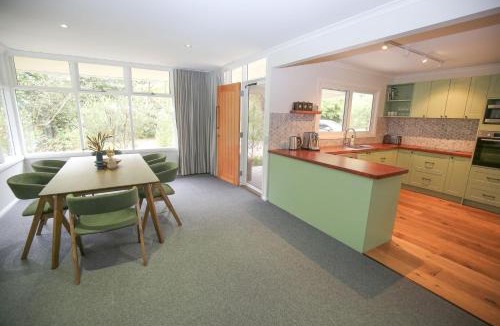 Wandiligong House | Tree View Cottage