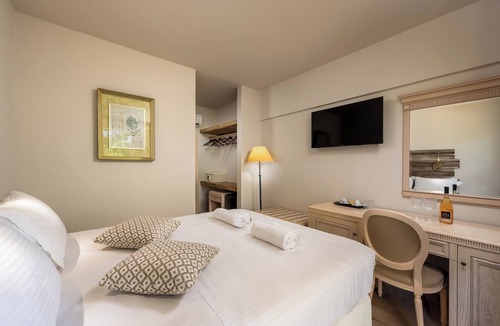 Ixia Hotel | Trees Art Hotel & Suites
