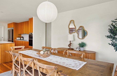Macmasters Beach House | "Treetop Retreat" – Ocean Views & minutes to Beach