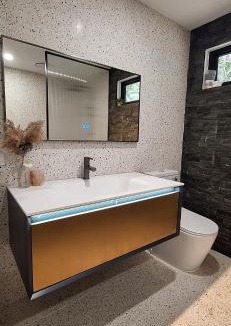 Warburton House | Treetop Retreat with Private Spa Mountain Views