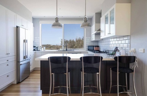 Tootgarook House | Treetop Tides Scenic Tootgarook Coastal Getaway