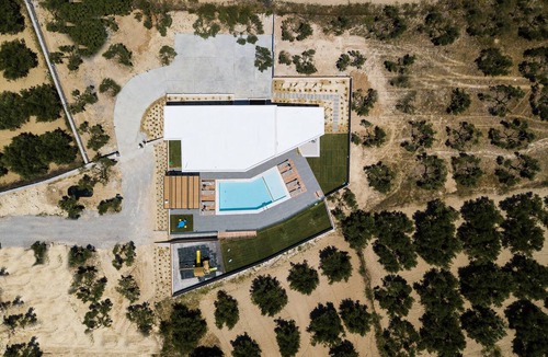 Asteri Villa | TreeTop Villa I, Private Pool, BBQ & Playground, close to Beach & Shops
