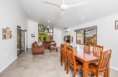 Holloways Beach House | Tropical Beachside Home - Pool, Wifi