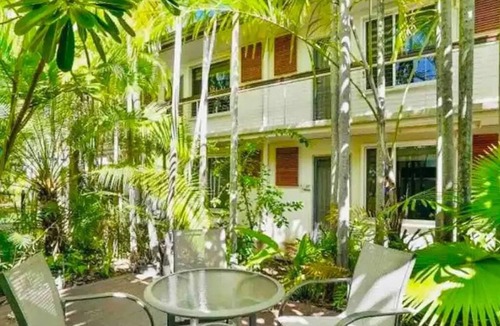 Parap Apartment | Tropical oasis In Parap, saltwater pool, Close to Markets and attractions