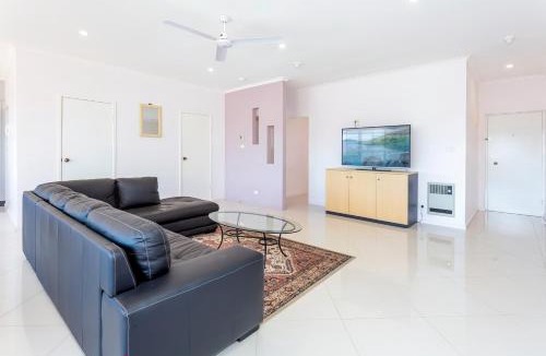 Greenway Apartment | Tuggeranong Short Stay #06 - Sleeps 6