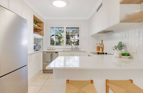 Tugun Apartment | Tugun Bliss - Absolute Beachfront in Tugun - Min. 3 Night Stays - Linen Provided