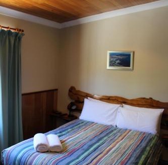Tullah Hotel | Tullah Lakeside Lodge