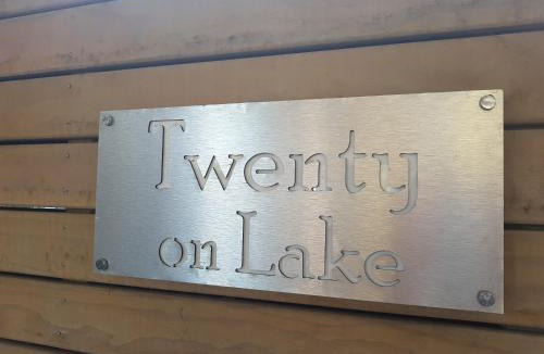 North Avoca Apartment | Twenty on Lake