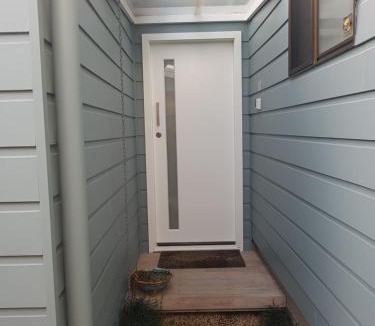 North Avoca Apartment | Twenty on Lake