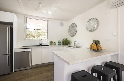 Anglesea House | Twiggy, Anglesea - 1 NIGHT FREE!* - Renovated 1960's gem