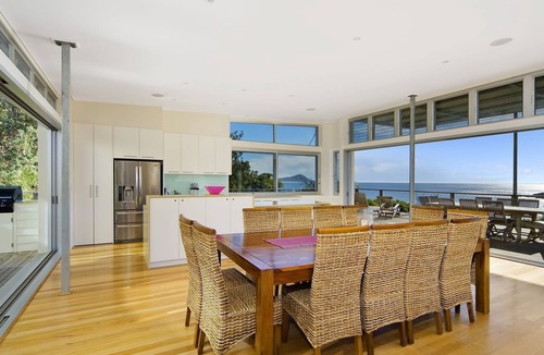 Seal Rocks House | Twin Pines - beach house overlooking Boat Beach at Seal Rocks