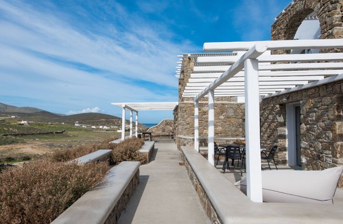 Klouvas Apartment | Twins Two by Koumi Homes Mykonos