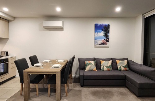 Cheltenham Apartment | Two bedroom apartment in the heart of Cheltenham