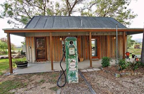 Fordwich Cottage | Two Doors - Unique 2 bdrm cottage on picturesque vineyard estate