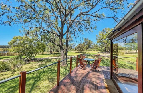 Fordwich Cottage | Two Doors - Unique 2 bdrm cottage on picturesque vineyard estate