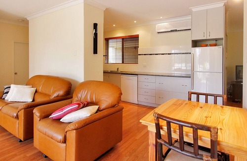 Hillarys House | TWO FAMILIES OR A GROUP - LARGE HOME
