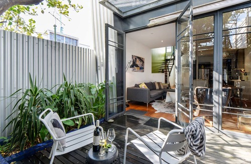 Richmond House | TWO FIVE ZERO Modern 4BR 5beds + cityviews + lockup garage + MCG/CBD/AustOpen