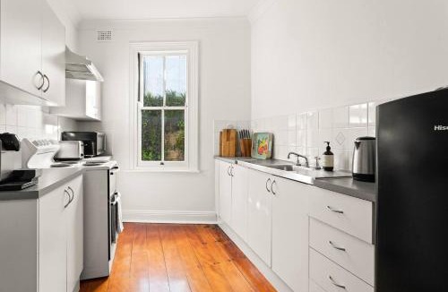 Millers Point House | 'Two of a Kind' Heritage Stay with Harbour Views