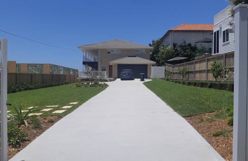 Dee Why House | Two storey beach home on Dee Why Headland.n* NYE Fireworks Location *
