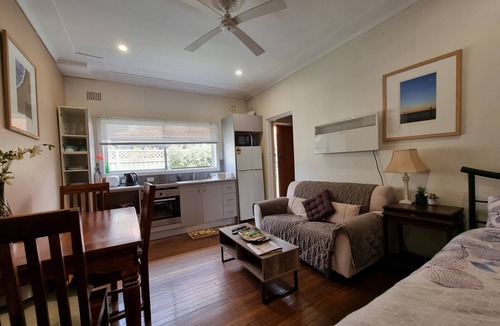 Cronulla Apartment | U2 Wanda Beach Cronulla, Cronulla Golf, Quiet refurbished unit