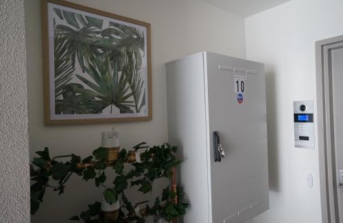 Brunswick West Apartment | U201 Brunswick Living Top floor Balcony Close to APT and CBD Free Wifi Tram at Doorstep