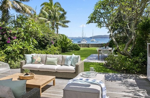 Manly House | Uber Luxury 5 Bedroom Home - Complete Beachfront